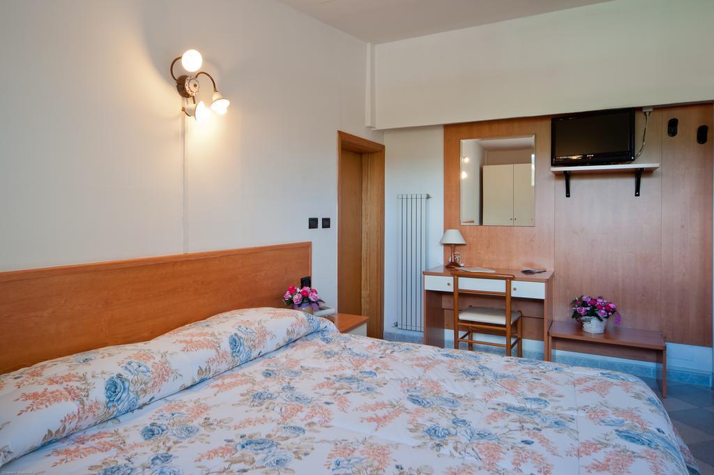Hotel Il Quadrifoglio Cascia Zimmer foto