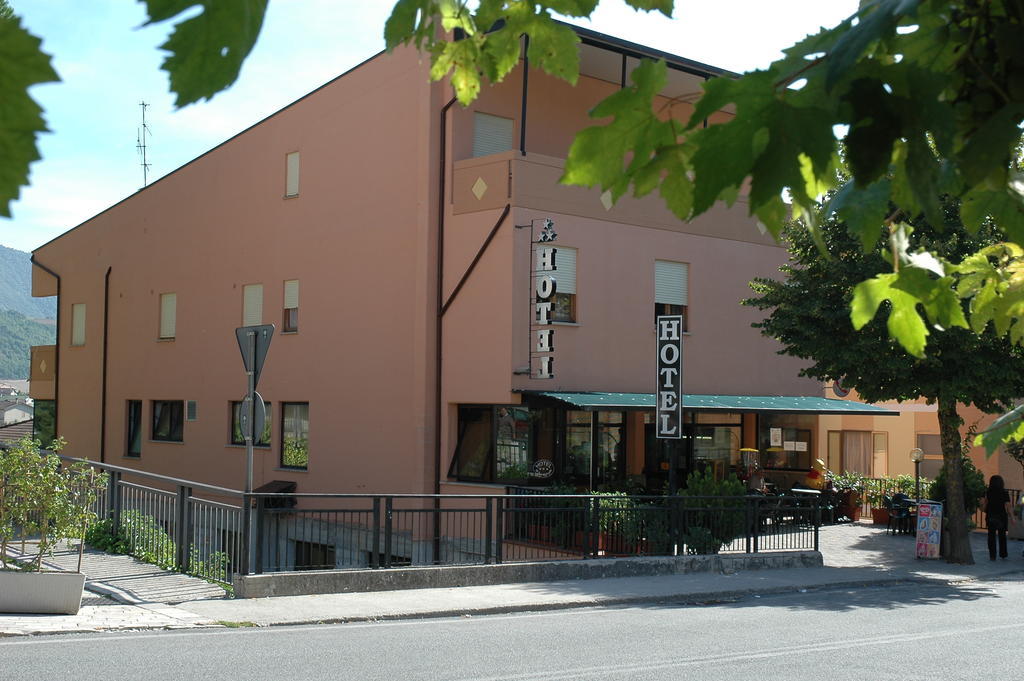 Hotel Il Quadrifoglio Cascia Exterior foto